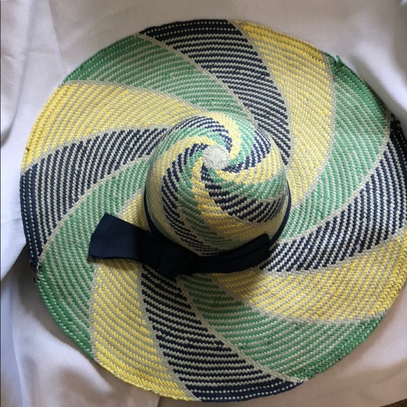 Jessica Simpson Wide Brim Floppy Hat - Picture 3 of 3